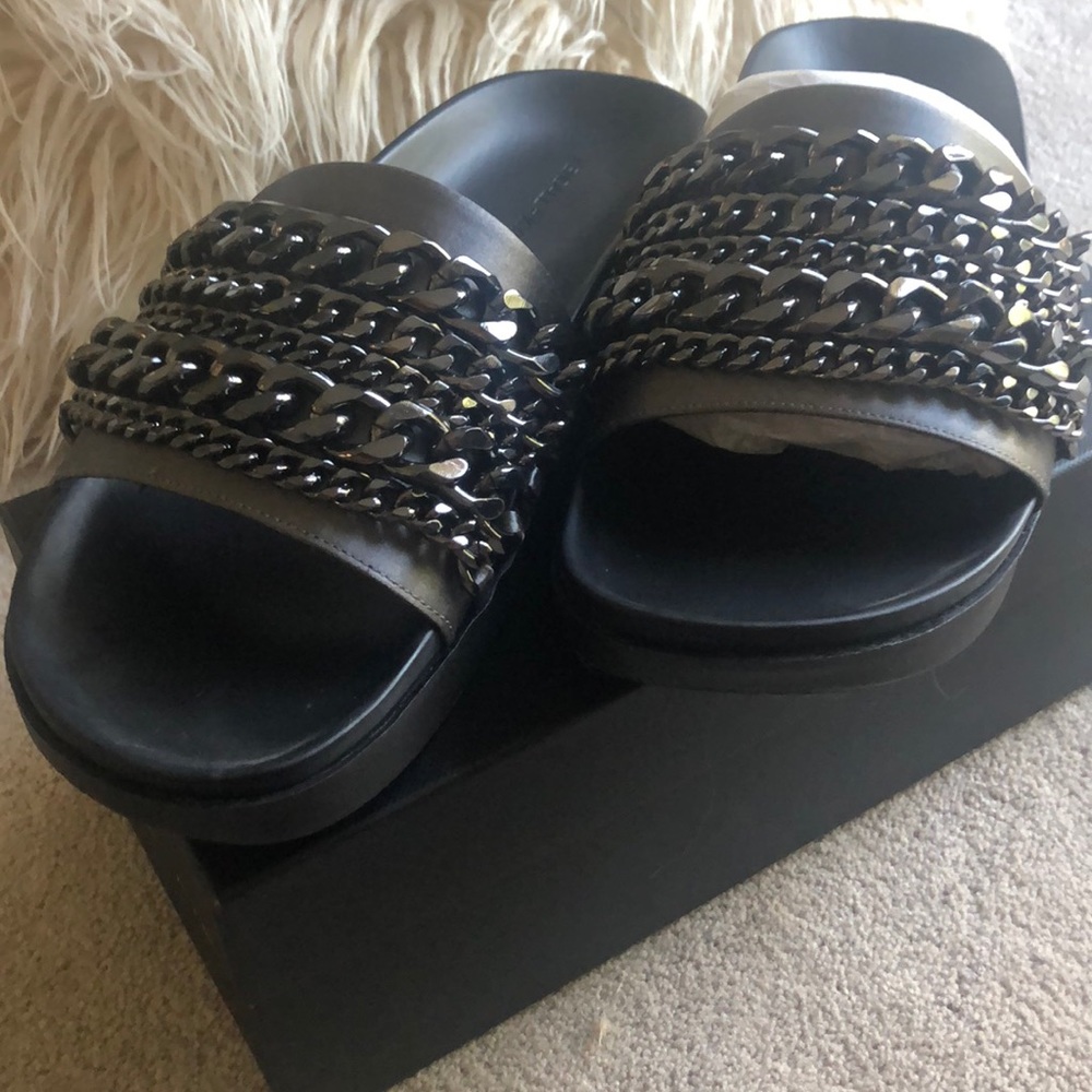 Kendall & Kylie chain slide sandals